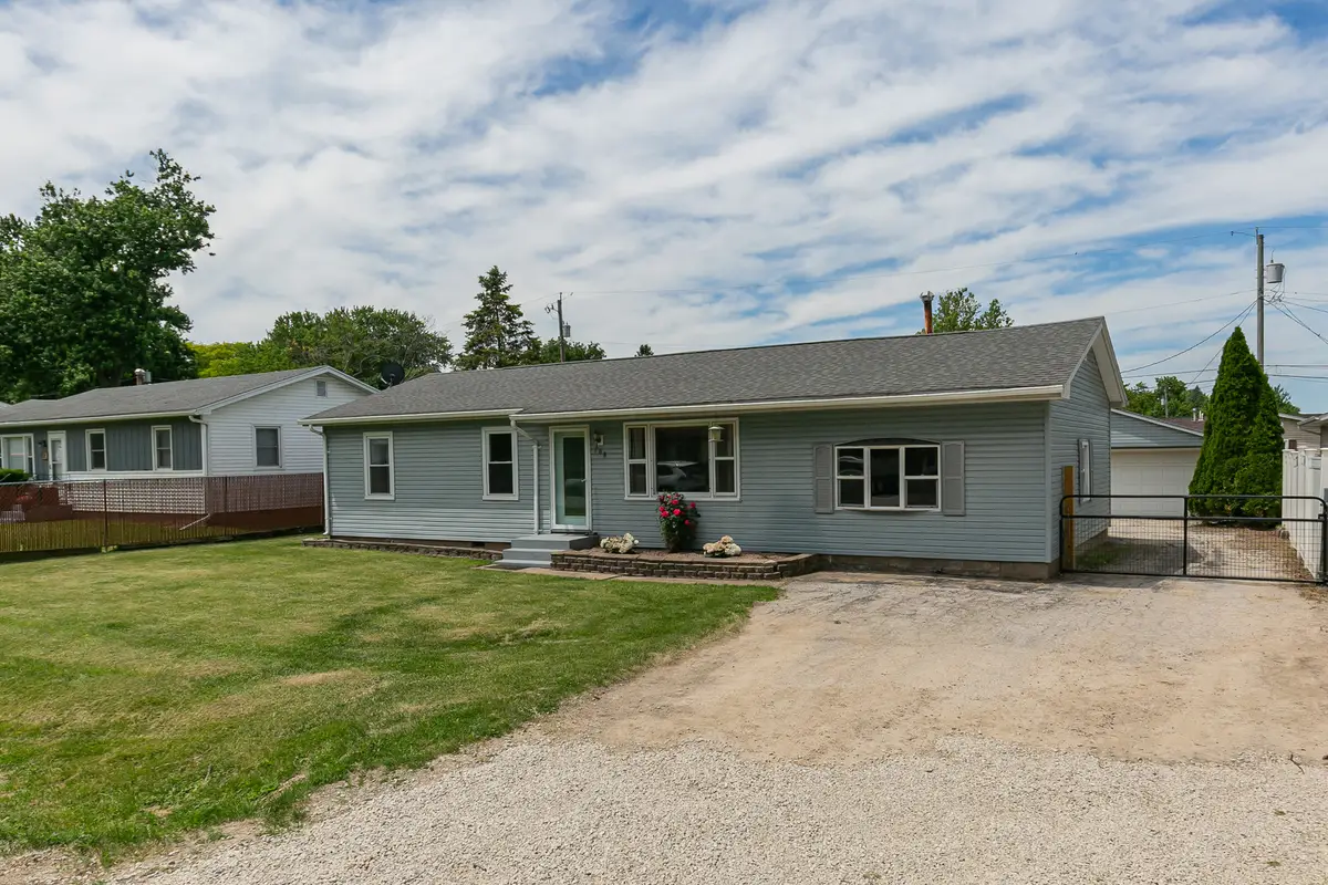 108 E 5th Street, Coal Valley, IL 61240 - #1