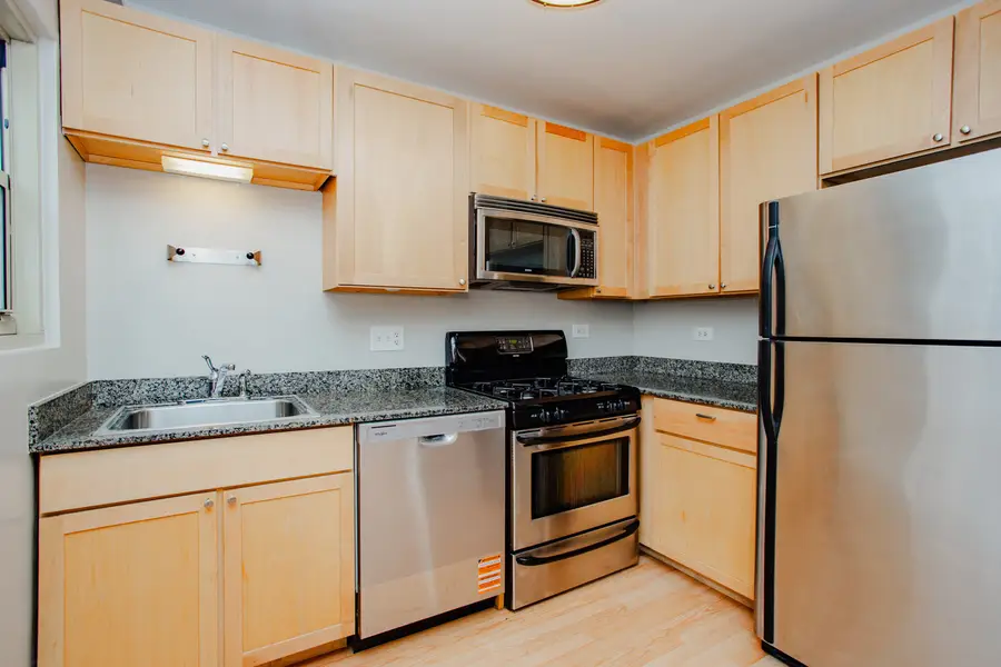 7521 N Damen Avenue #K1, Chicago, IL 60645 - #3