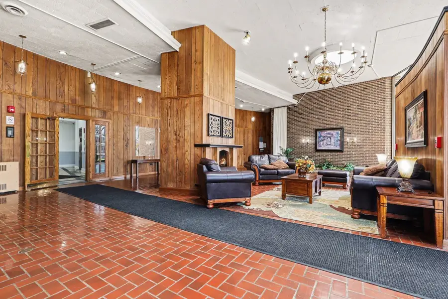 20 N Tower Road #4C, Oak Brook, IL 60523 - #3