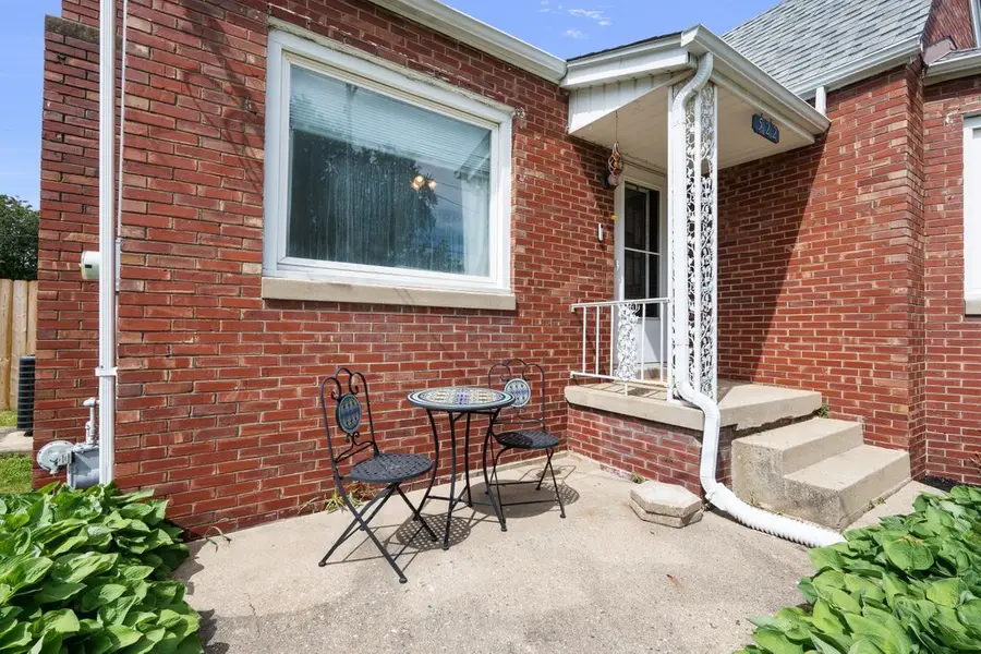 522 Pine Street, Kewanee, IL 61443 - #2