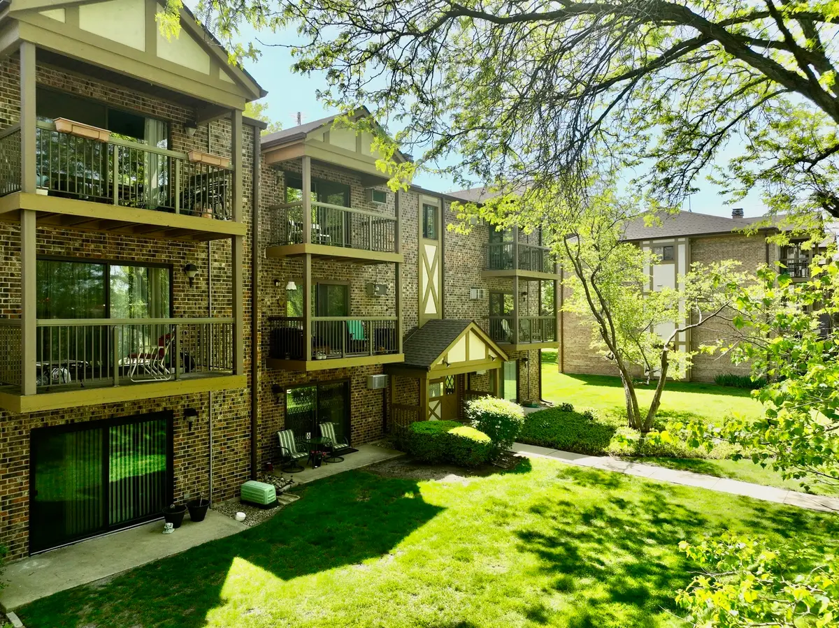 811 S Dwyer Avenue #E, Arlington Heights, IL 60005 - #1