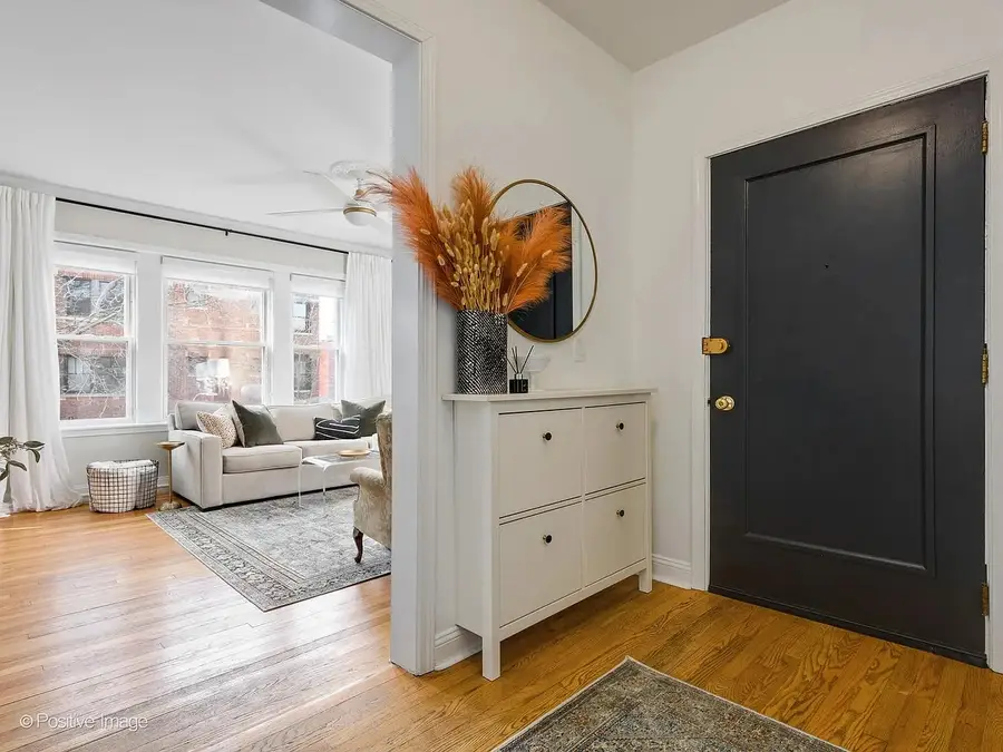 3503 N Lakewood Avenue #2, Chicago, IL 60657 - #2