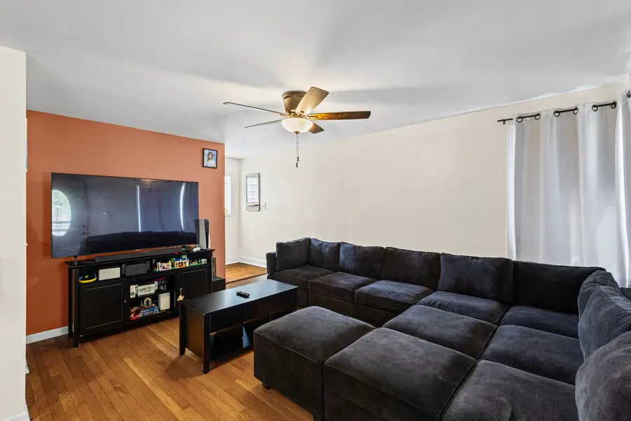 11035 S Avenue E, Chicago, IL 60617 - #3