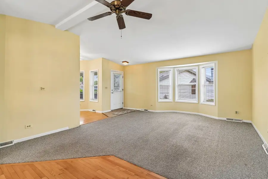 335 Belmont Court, Grayslake, IL 60030 - #3