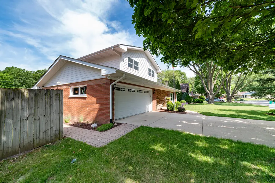 314 April Court, North Aurora, IL 60542 - #3
