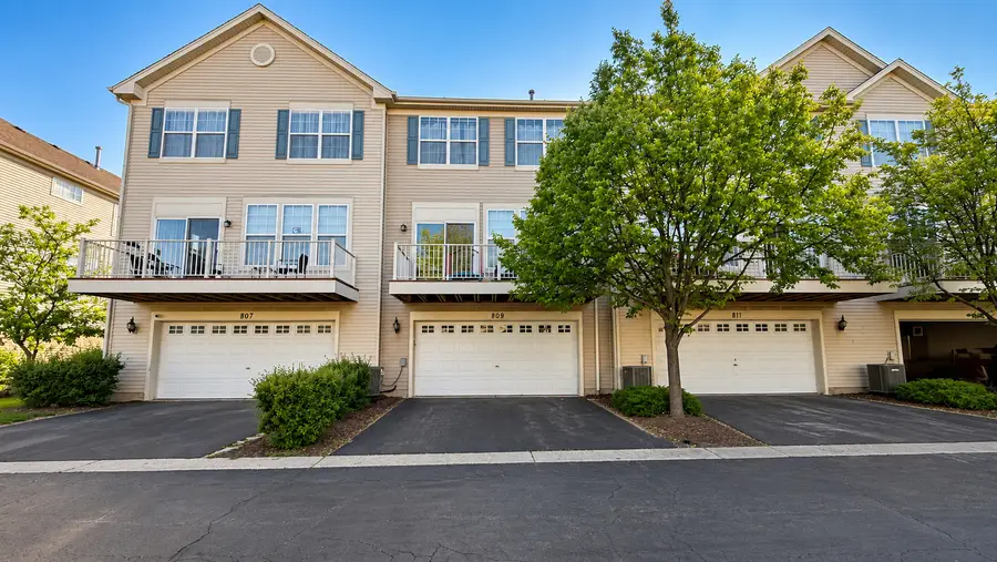 809 Brodhead Drive, Aurora, IL 60504 - #2