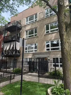 902 W Agatite Avenue, Chicago, IL 60640