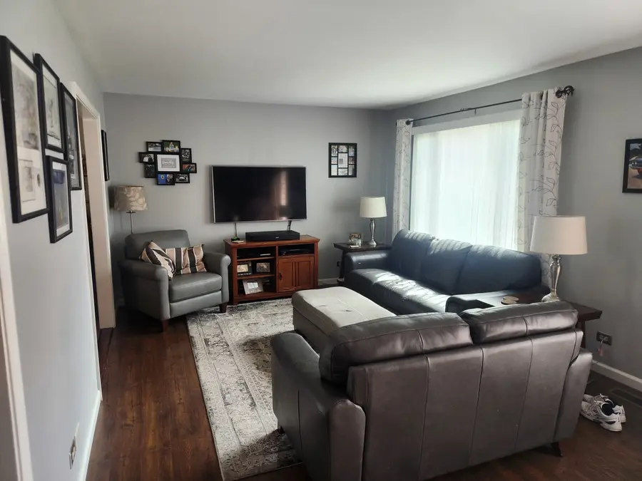 10 Ash Court, Streamwood, IL 60107 - #2