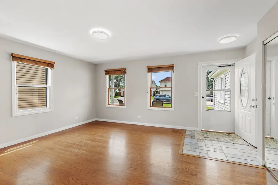 1000 Woodside Drive, Roselle, IL 60172 - #2