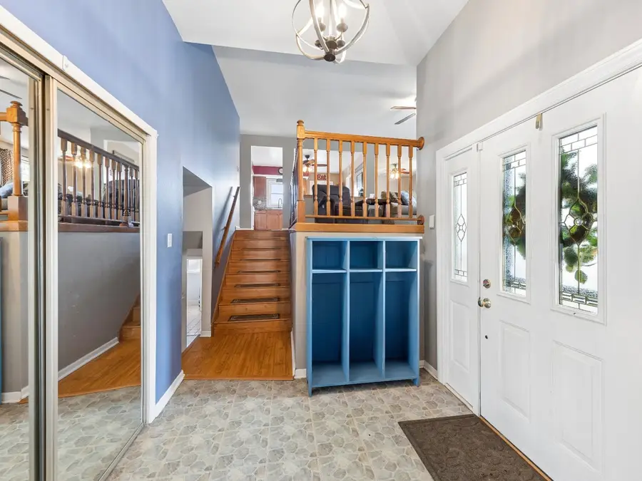 7329 Richmond Avenue, Darien, IL 60561 - #3