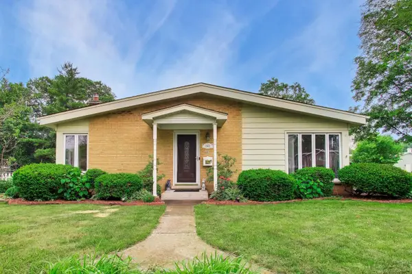 1501 E Fremont Street, Arlington Heights, IL 60004