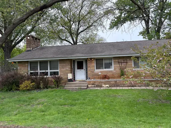 337 Maplewood Drive, Lakemoor, IL 60051