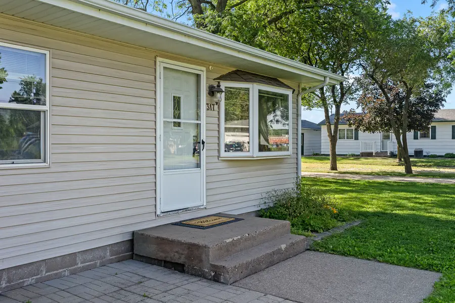 317 17th Street E, Milan, IL 61264 - #2