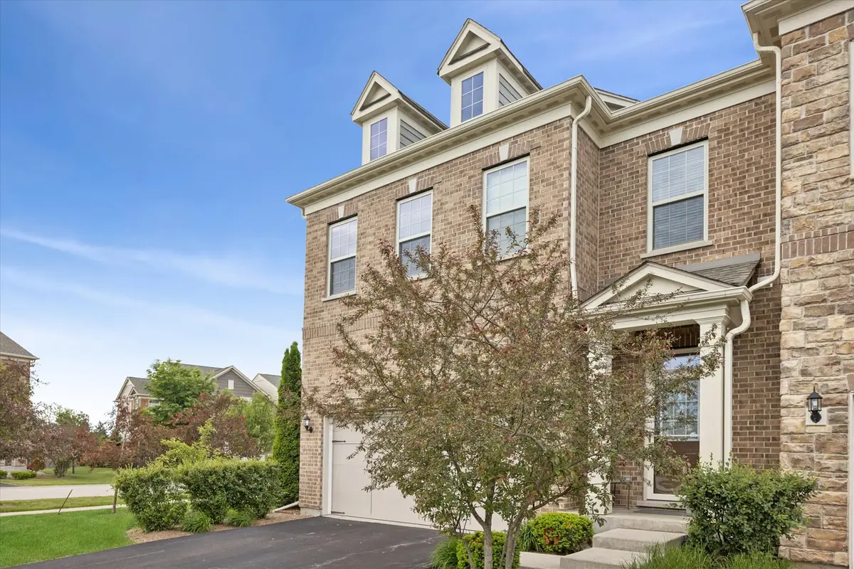 402 Highcroft Way, Lincolnshire, IL 60069 - #1