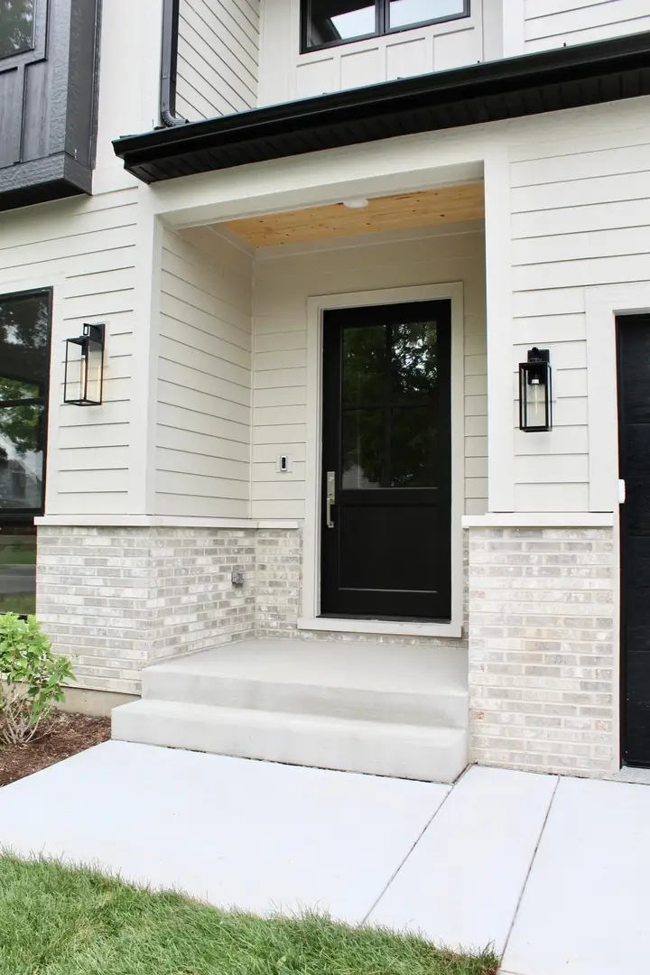 120 N Walnut Street, Elmhurst, IL 60126 - #2