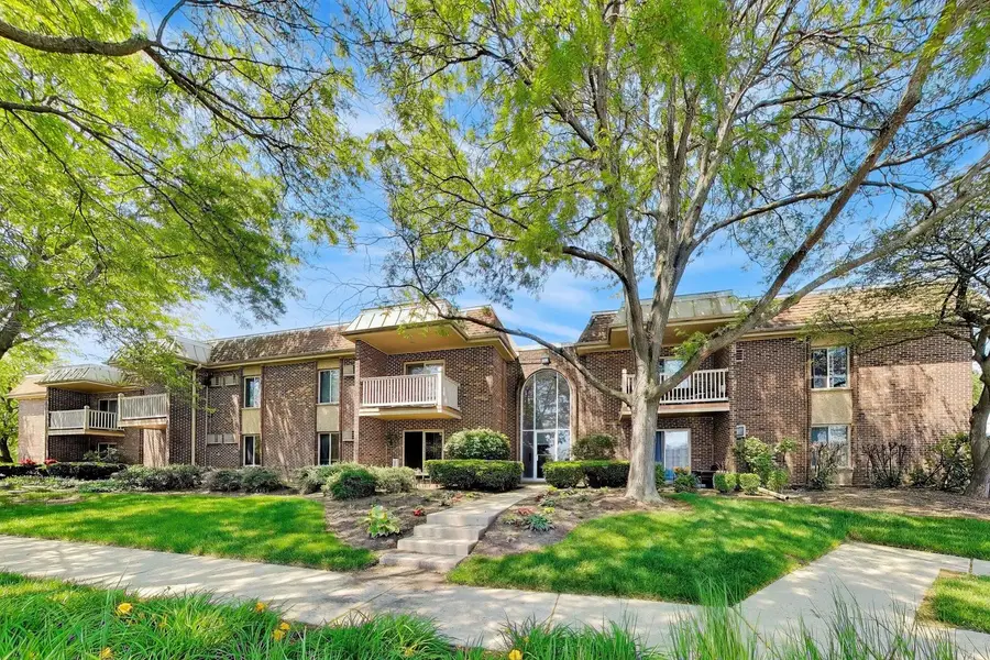 906 W Alleghany Drive #1B, Arlington Heights, IL 60004 - #3