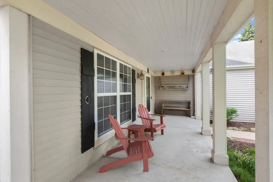 1646 Gleneagle Drive, Carpentersville, IL 60110 - #3