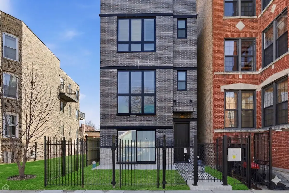 4841 S Prairie Avenue, Chicago, IL 60615 - #1