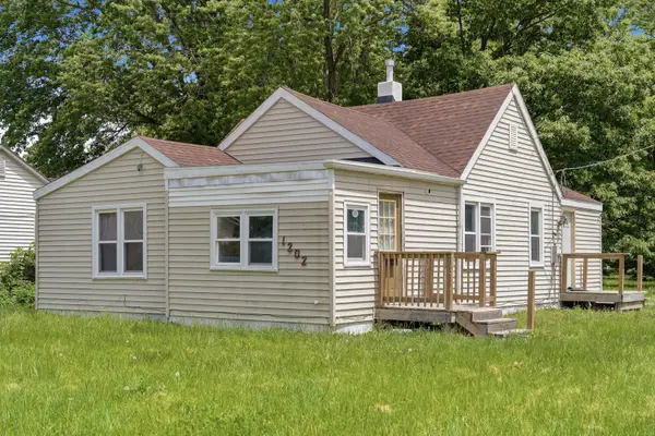 1202 Ave K, Sterling, IL 61081