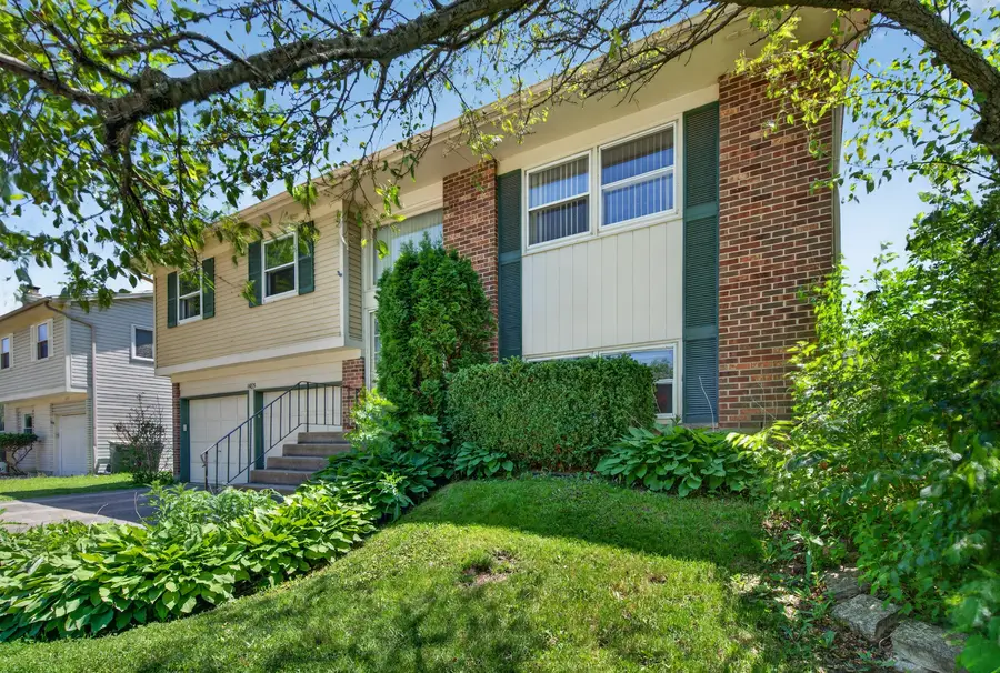 1485 Westbury Drive, Hoffman Estates, IL 60192 - #2