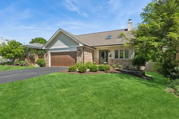 318 E Sunnyside Avenue, Libertyville, IL 60048