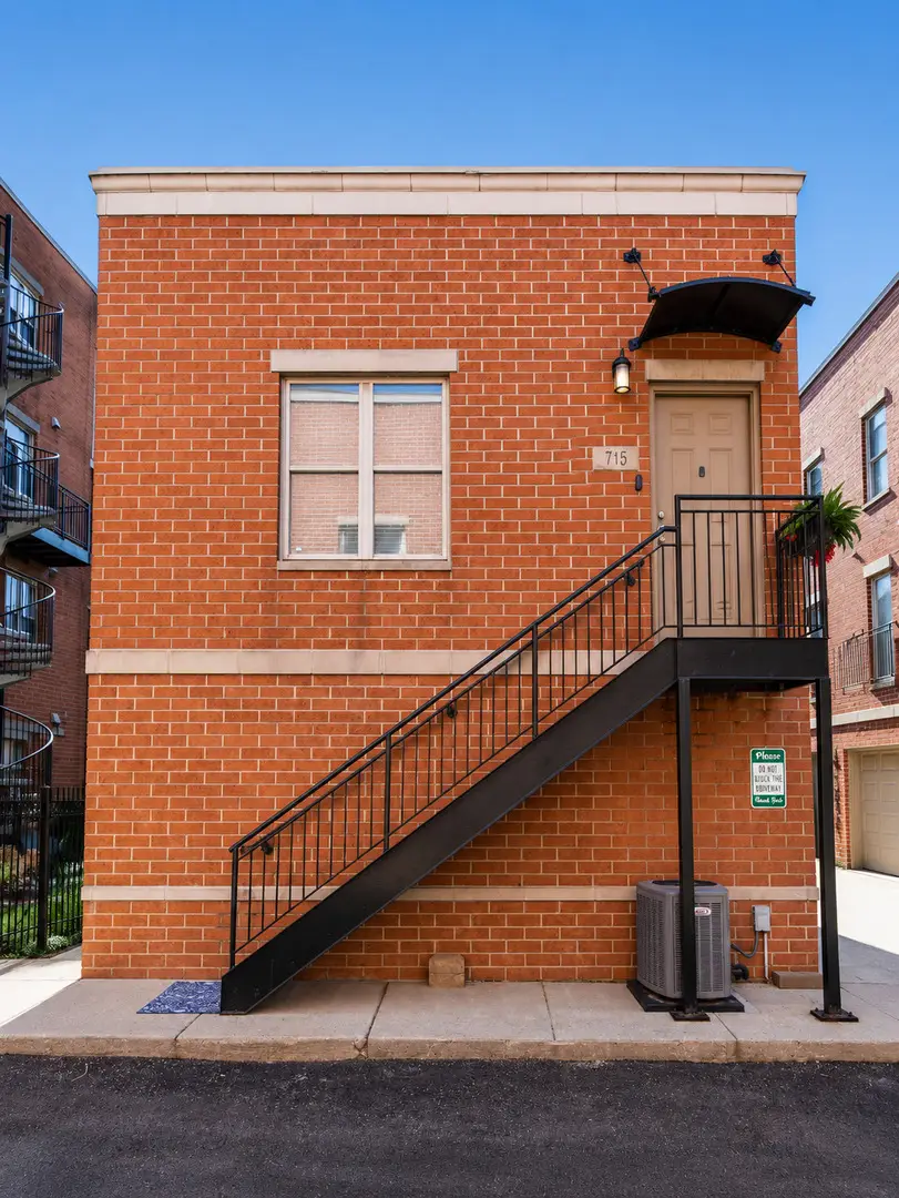 715 W Eastman Street, Chicago, IL 60610 - #1