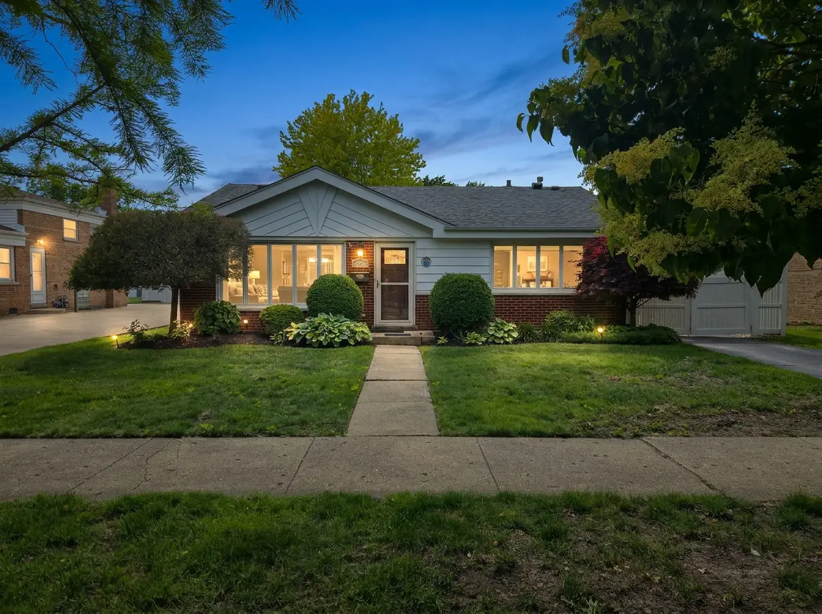 10720 S Lavergne Avenue, Oak Lawn, IL 60453 - #1