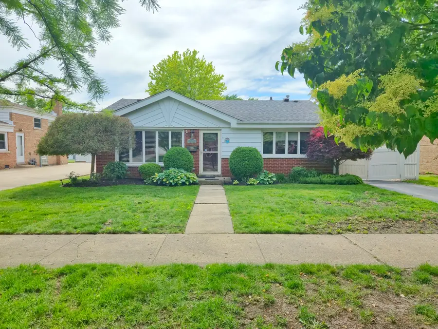 10720 S Lavergne Avenue, Oak Lawn, IL 60453 - #2