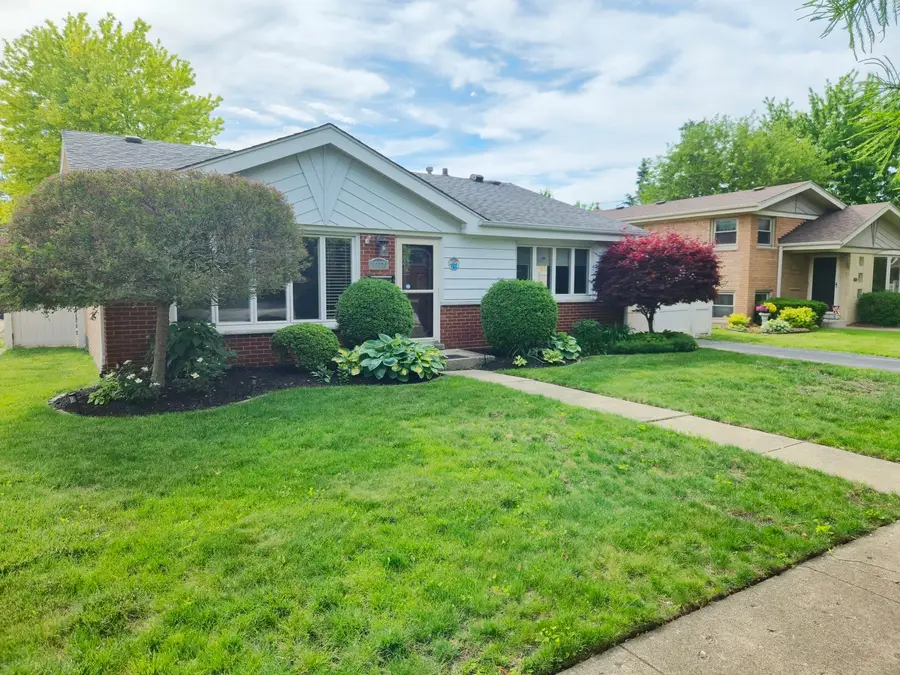 10720 S Lavergne Avenue, Oak Lawn, IL 60453 - #3