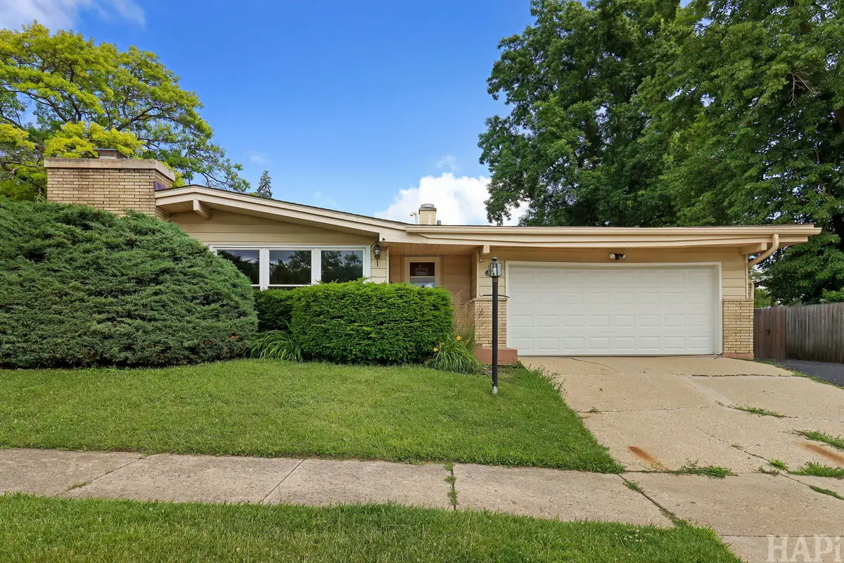 2400 Hyde Park Avenue, Waukegan, IL 60085 - #1