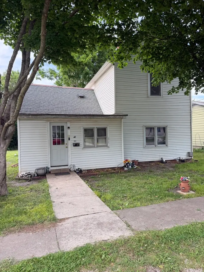 602 E Locust Street, Fairbury, IL 61739 - #1