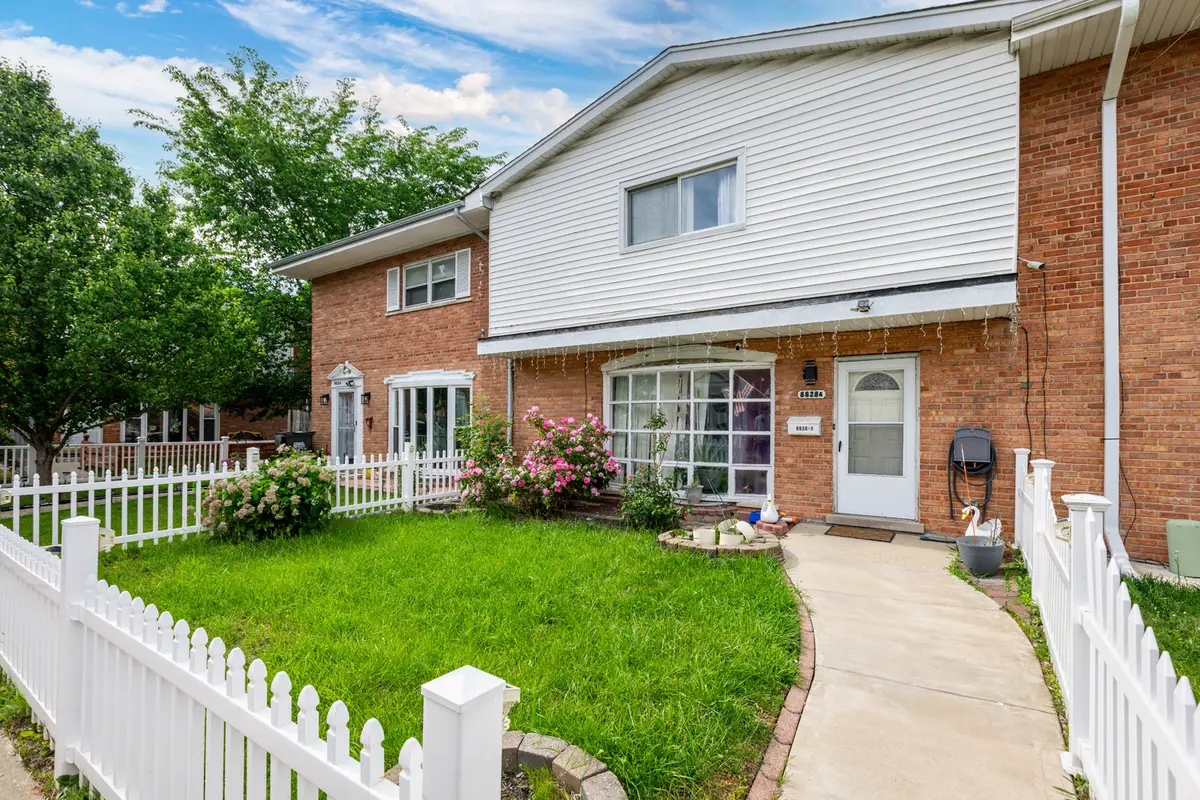 8828 Dee Road #B, Des Plaines, IL 60016 - #1