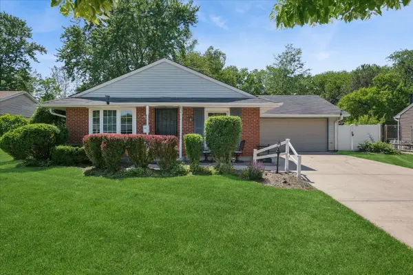 854 Sunrise Place, Roselle, IL 60172
