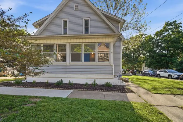 1101 S Lee Street, Bloomington, IL 61701