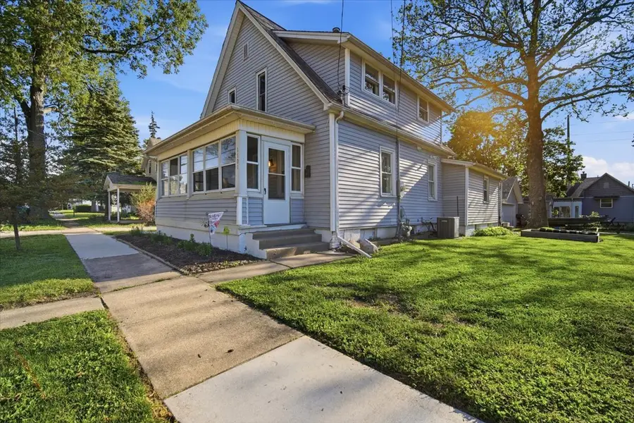 1101 S Lee Street, Bloomington, IL 61701 - #2