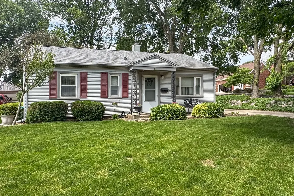 1210 Greenlawn Drive, Bloomington, IL 61701 - #1