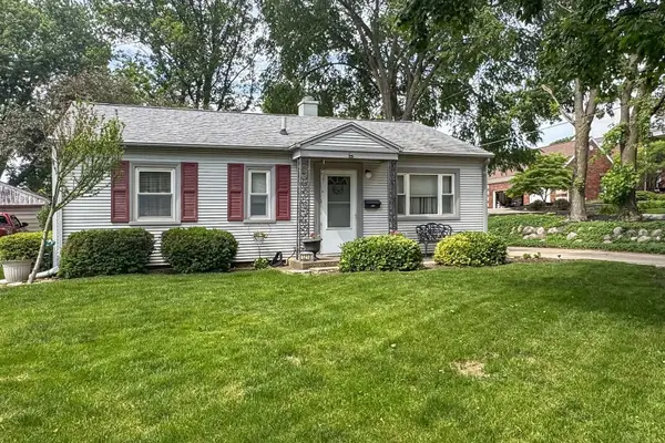 1210 Greenlawn Drive, Bloomington, IL 61701