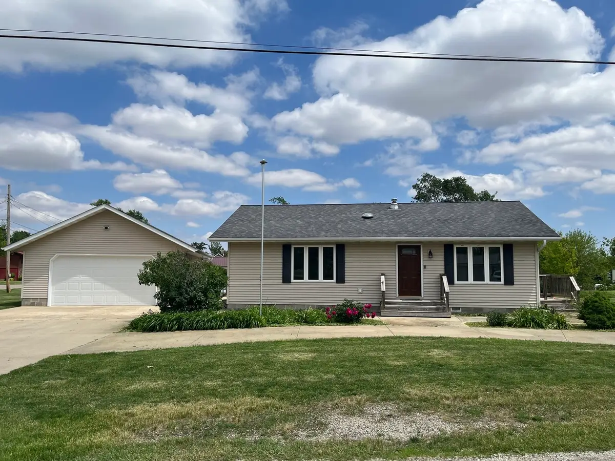 1043 W Mill Street, Kewanee, IL 61443 - #1