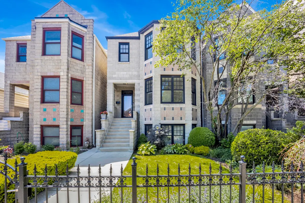 828 S Bell Avenue, Chicago, IL 60612 - #1