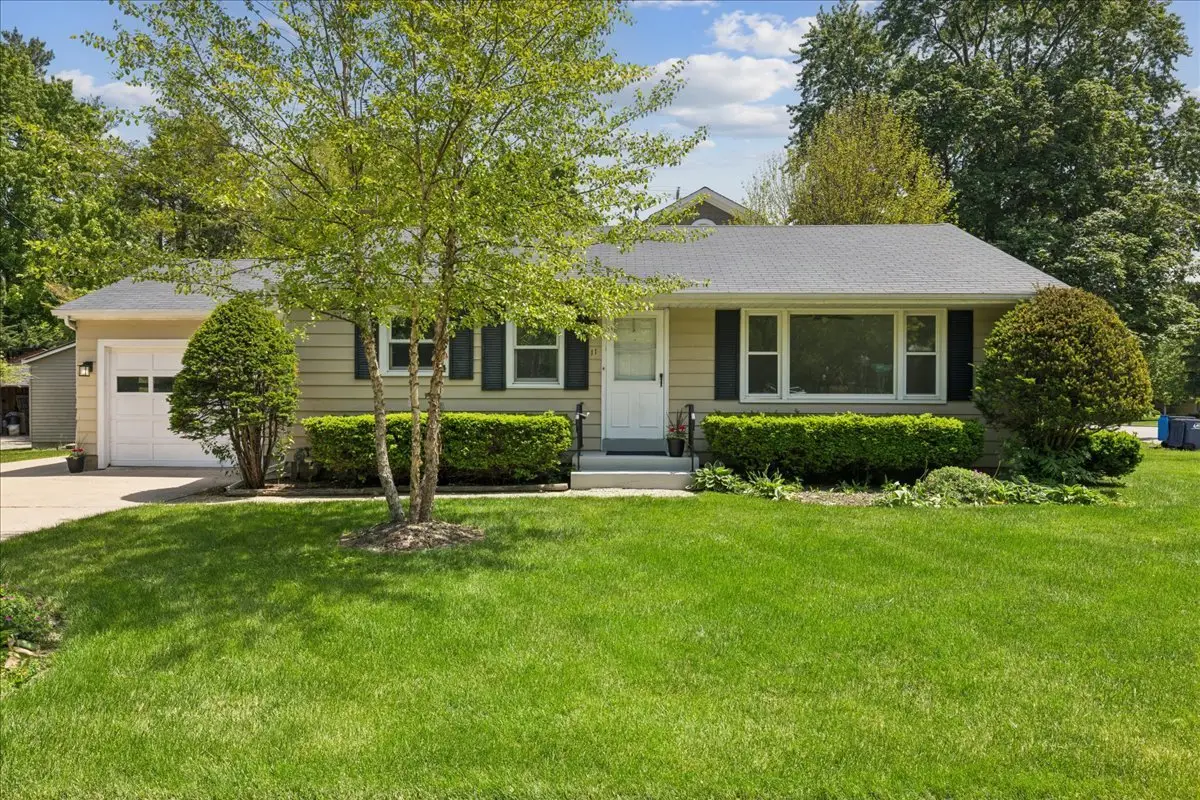 11 Logan Avenue, Geneva, IL 60134 - #1