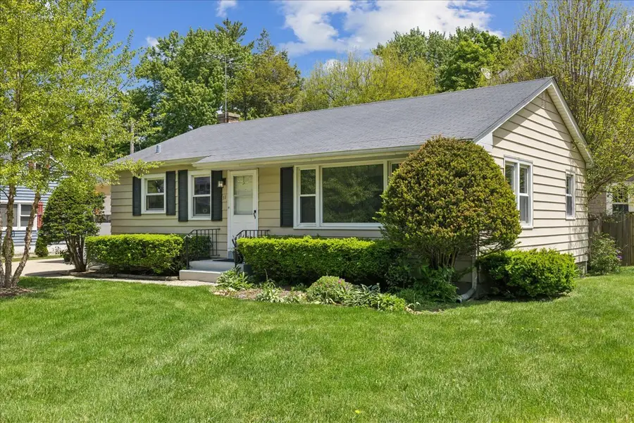 11 Logan Avenue, Geneva, IL 60134 - #3