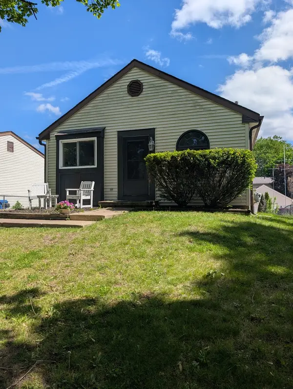 904 Britta Lane, Geneva, IL 60134