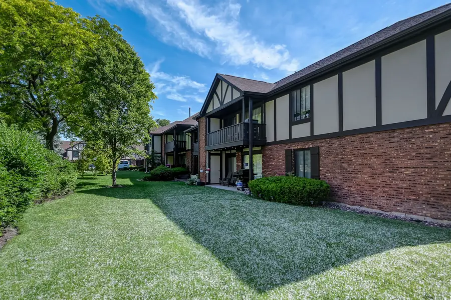 11212 Cottonwood Drive #23B, Palos Hills, IL 60465 - #3