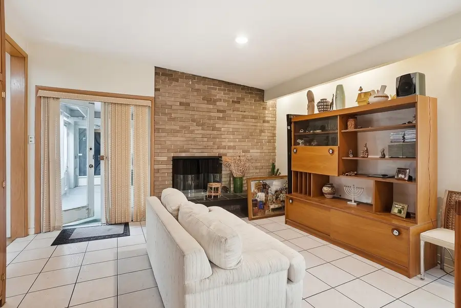 600 Florence Avenue, Evanston, IL 60202 - #3