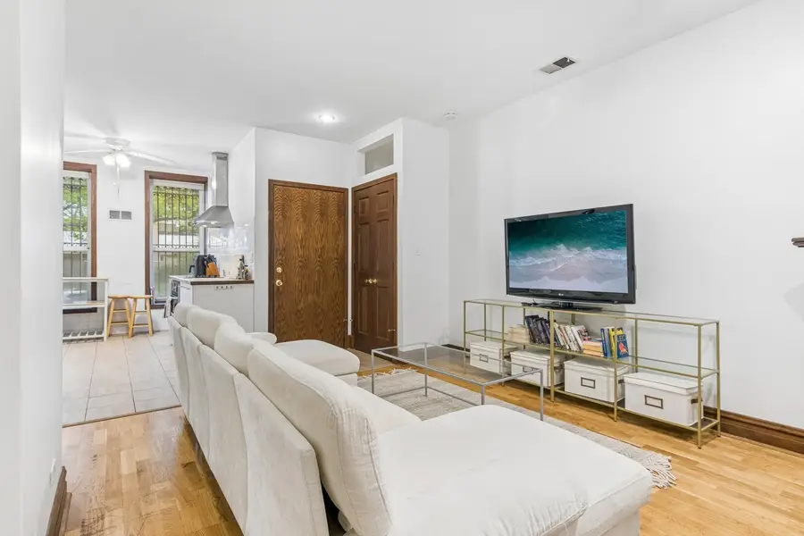 869 N Lasalle Street #2, Chicago, IL 60610 - #3