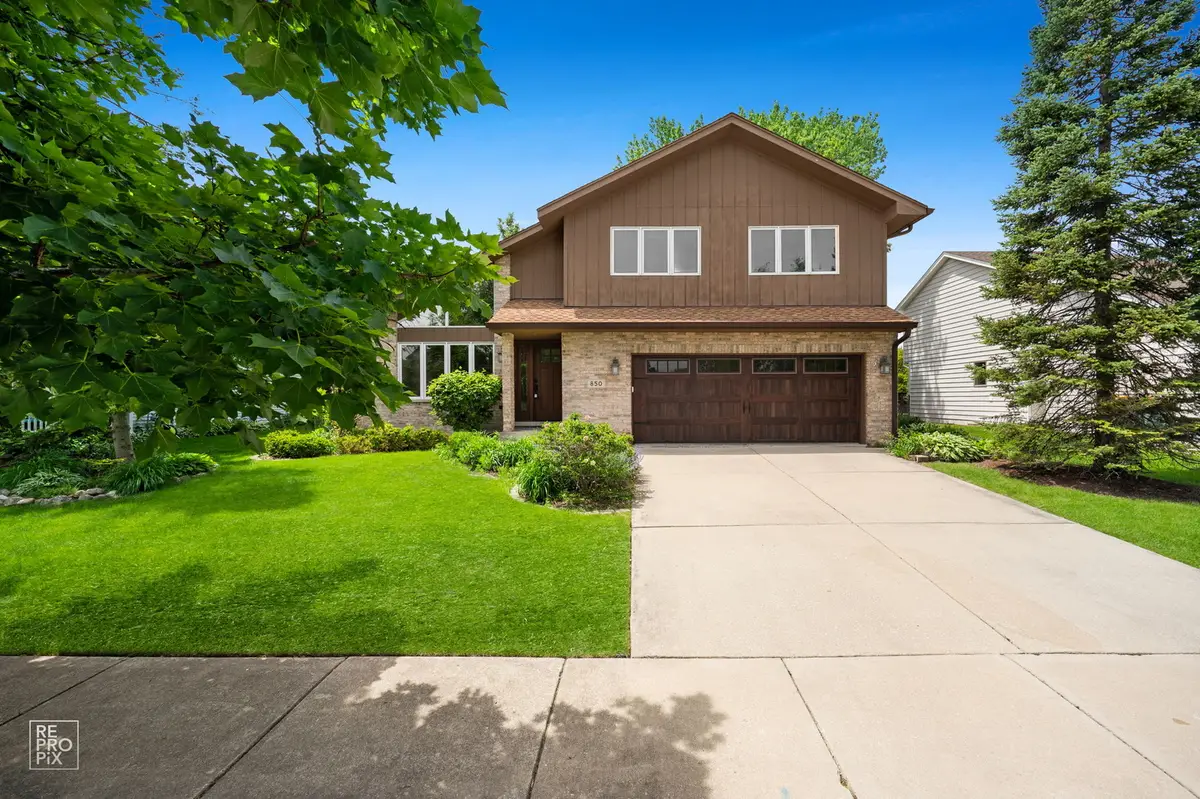 850 Young Street, Lemont, IL 60439 - #1