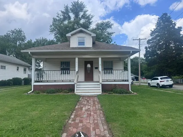511 Lawrence Street, Benton, IL 62812 - #1