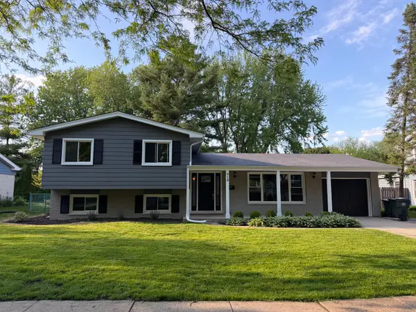 910 Fairlawn Avenue, Libertyville, IL 60048