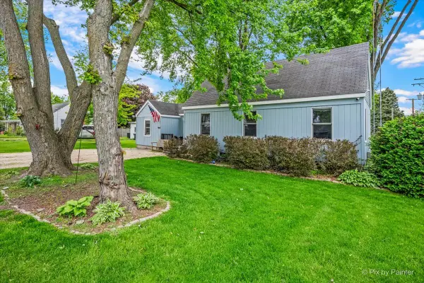 305 S Maple Street, Waterman, IL 60556