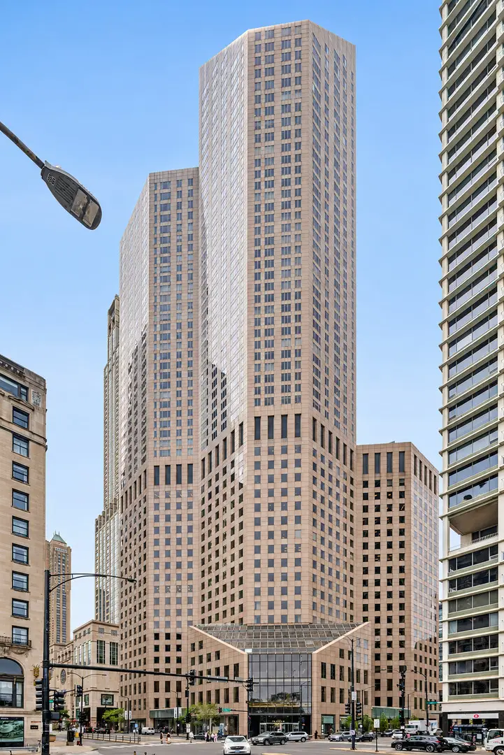 950 N Michigan Avenue #3802, Chicago, IL 60611 - #1